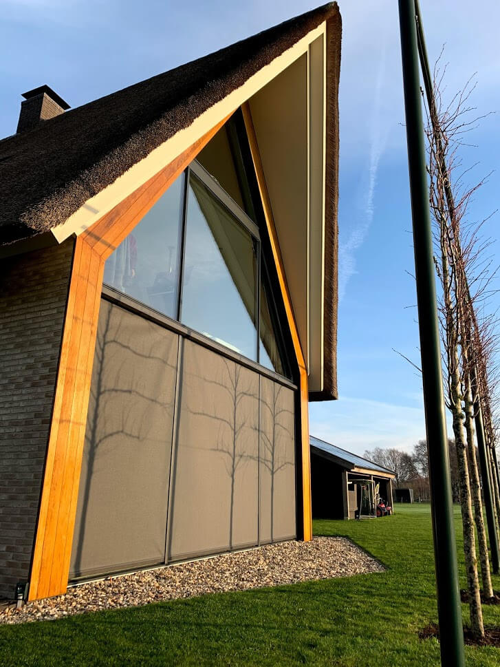 Screens voor vakantieparken - windvaste zonwering door Home & Window Lifestyle